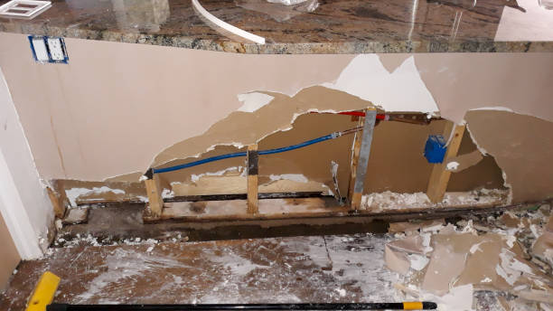 Professional Water damage restoration in Maywood, CA